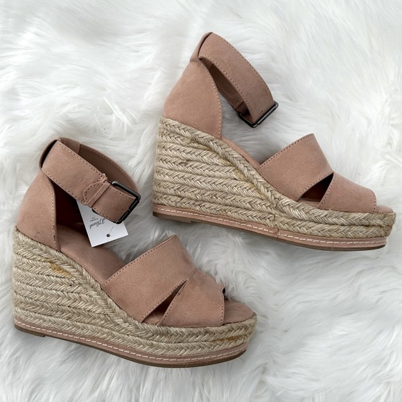 Universal Thread Pink Wedges - Picture 7 of 12